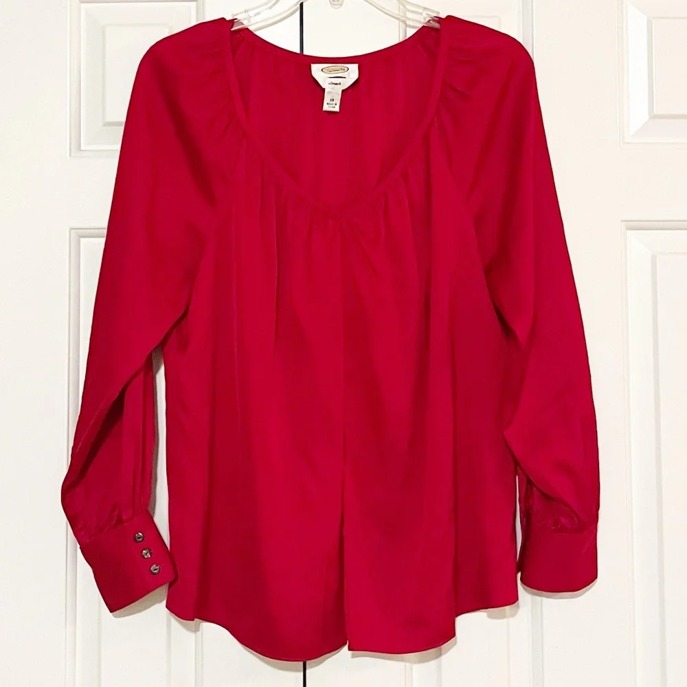Talbots 100% Silk Vibrant V-Neck Red Blouse with ruched collar long sleeves. 10 - Picture 5 of 14